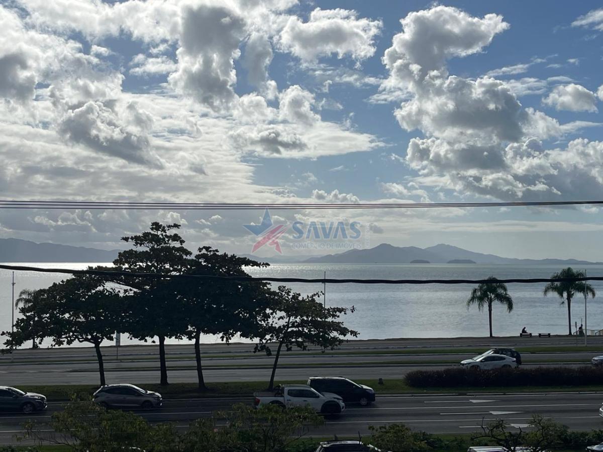 CONFORTÁVEL APTO NA BEIRAMAR NORTE